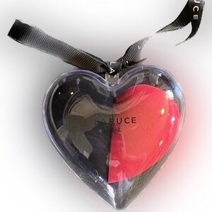 NEW W TAGS Laruce Heart-Shaped Makeup Sponge Set